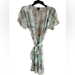 APT. 9 Floral / Light Blue / Sheer Robe Size Small